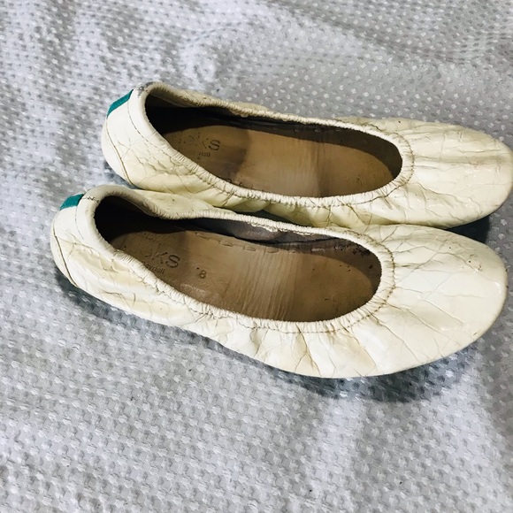 TIEKS Flats - Picture 2 of 12